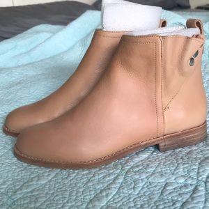 NWOT Sole Society Barbora 6M booties